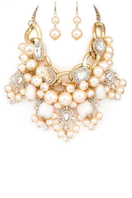 Statement necklace